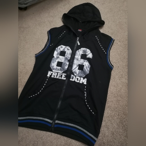 Other - Men Black Sleeveless Hoodie with 86 Graphic